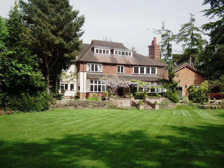 Coach House Villa Woking Dış mekan fotoğraf