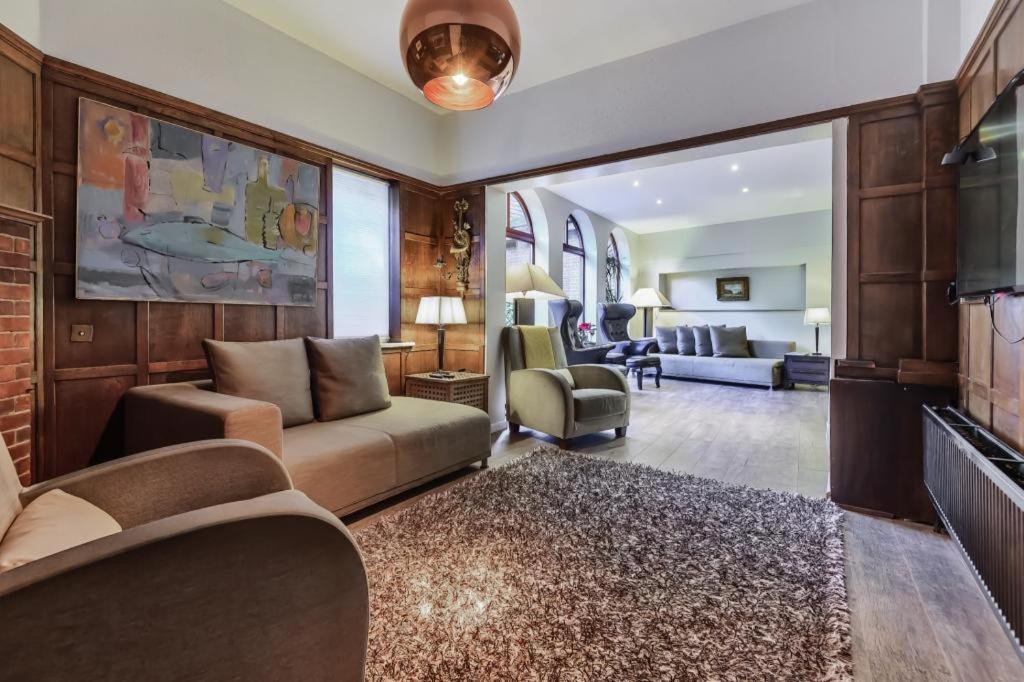 Coach House Villa Woking Dış mekan fotoğraf
