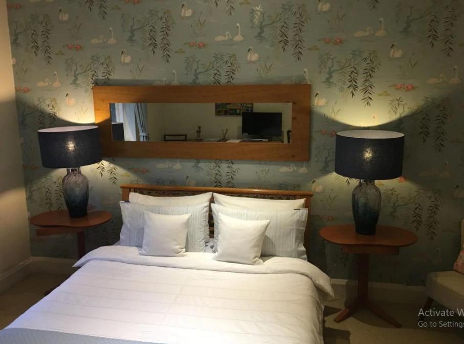 Coach House Villa Woking Dış mekan fotoğraf
