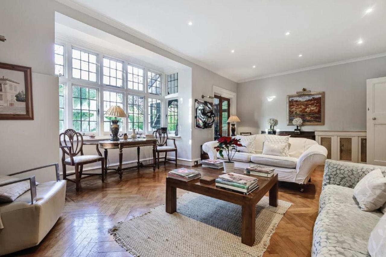 Coach House Villa Woking Dış mekan fotoğraf