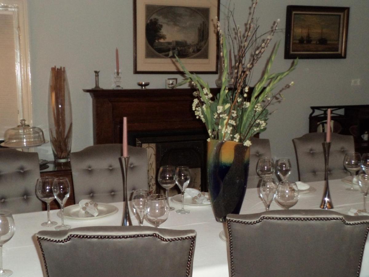 Coach House Villa Woking Dış mekan fotoğraf