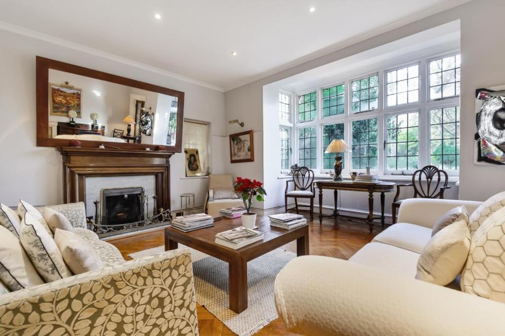 Coach House Villa Woking Dış mekan fotoğraf
