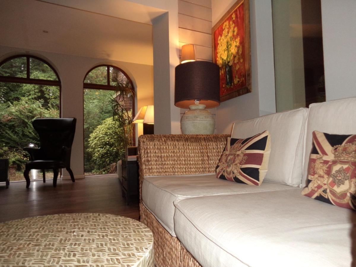 Coach House Villa Woking Dış mekan fotoğraf
