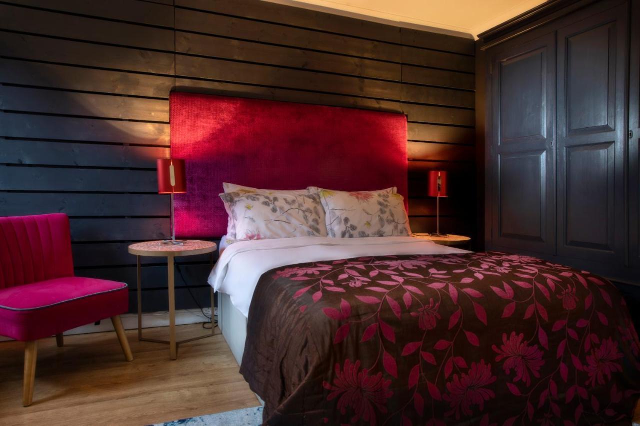 Coach House Villa Woking Dış mekan fotoğraf