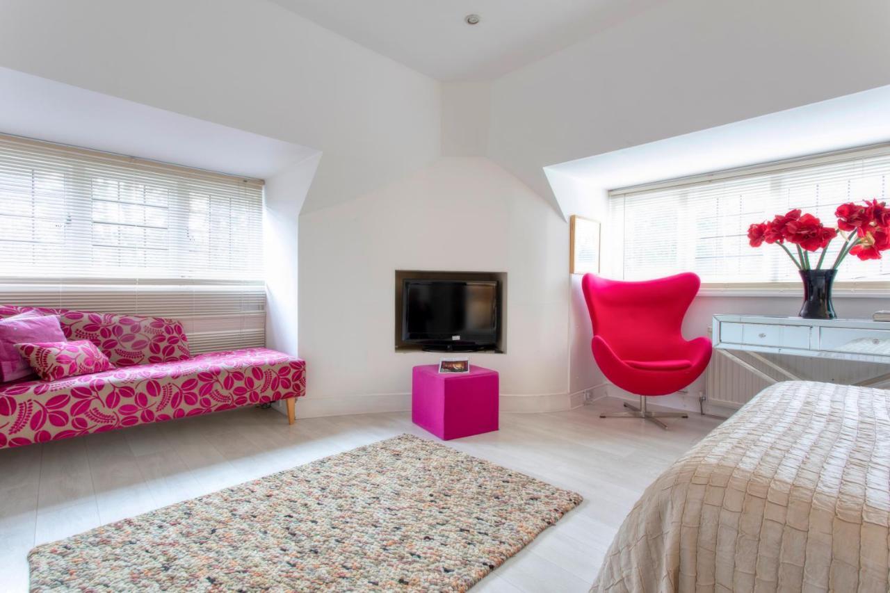 Coach House Villa Woking Dış mekan fotoğraf