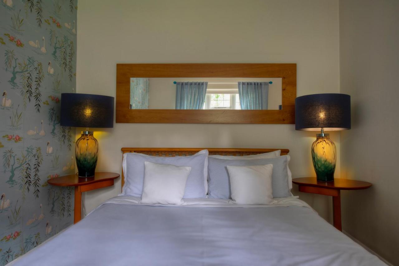 Coach House Villa Woking Dış mekan fotoğraf