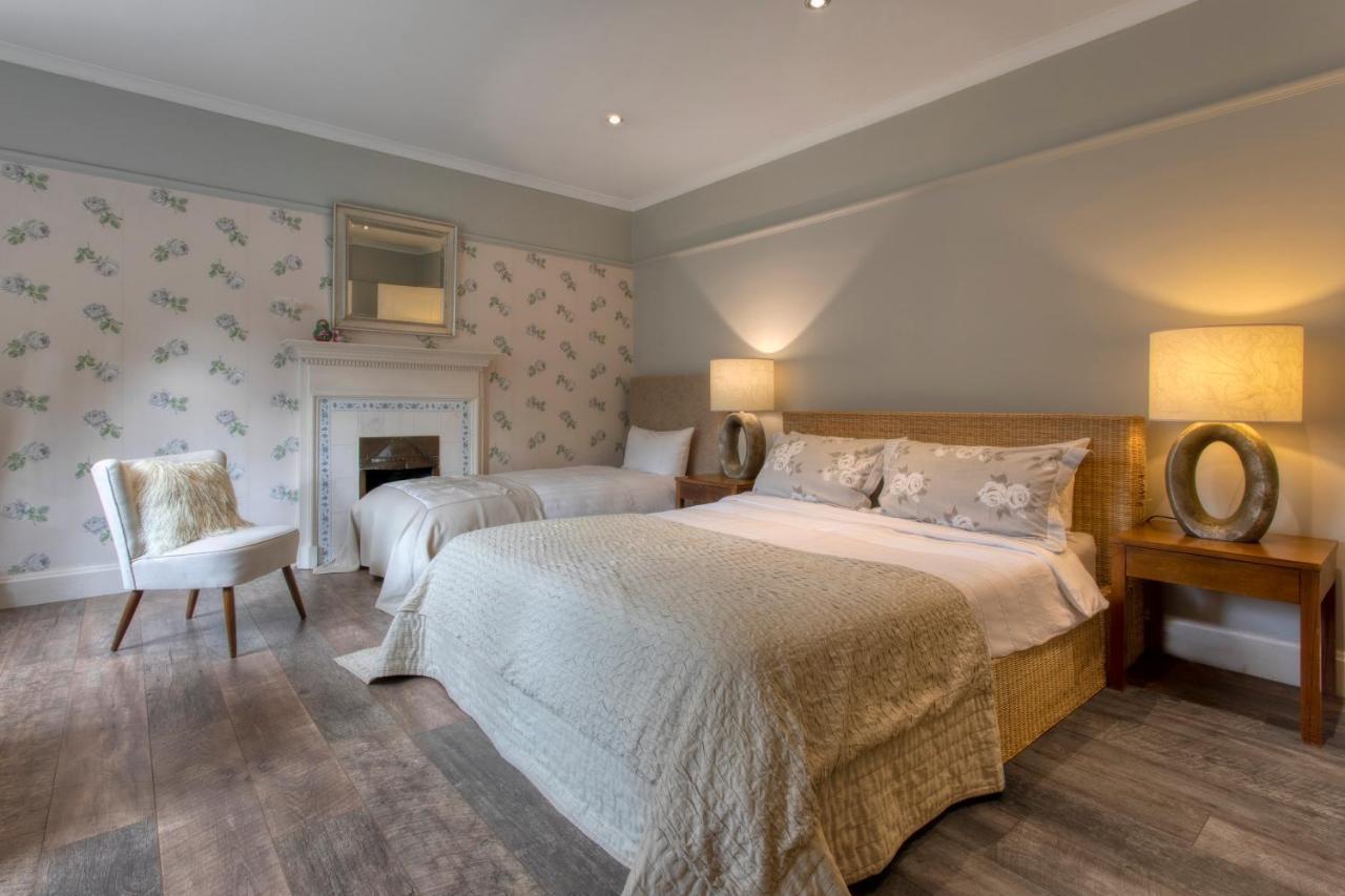 Coach House Villa Woking Dış mekan fotoğraf