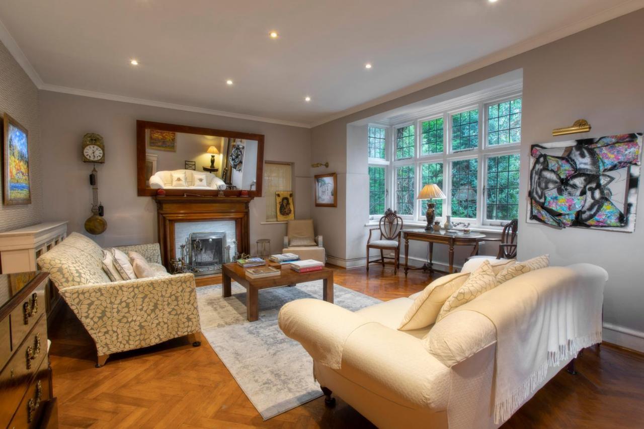 Coach House Villa Woking Dış mekan fotoğraf